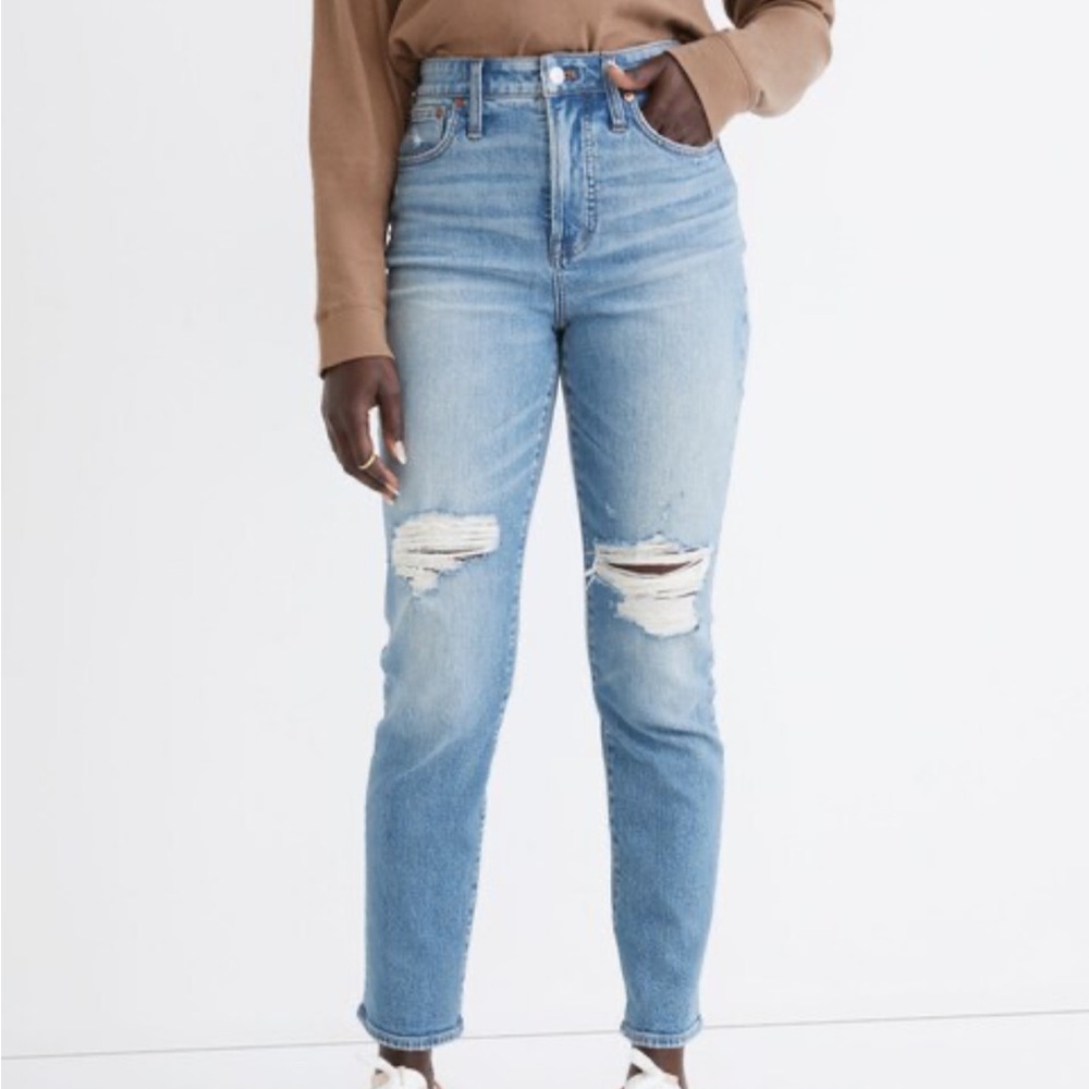 Madewell The Curvy Perfect Vintage Jean in Denman Wash: Ripped Edition